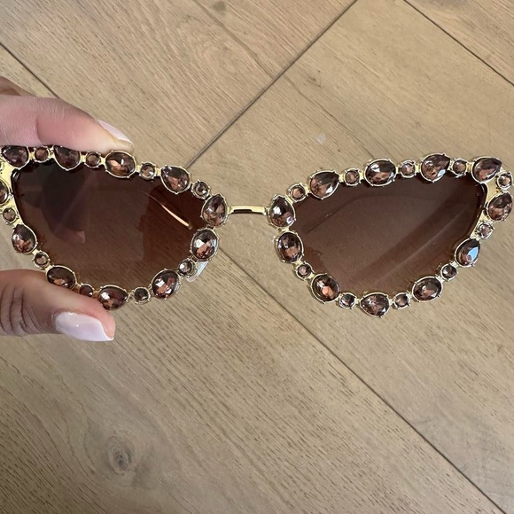 Lurelly Jem Stone Glasses - Picture 2 of 3